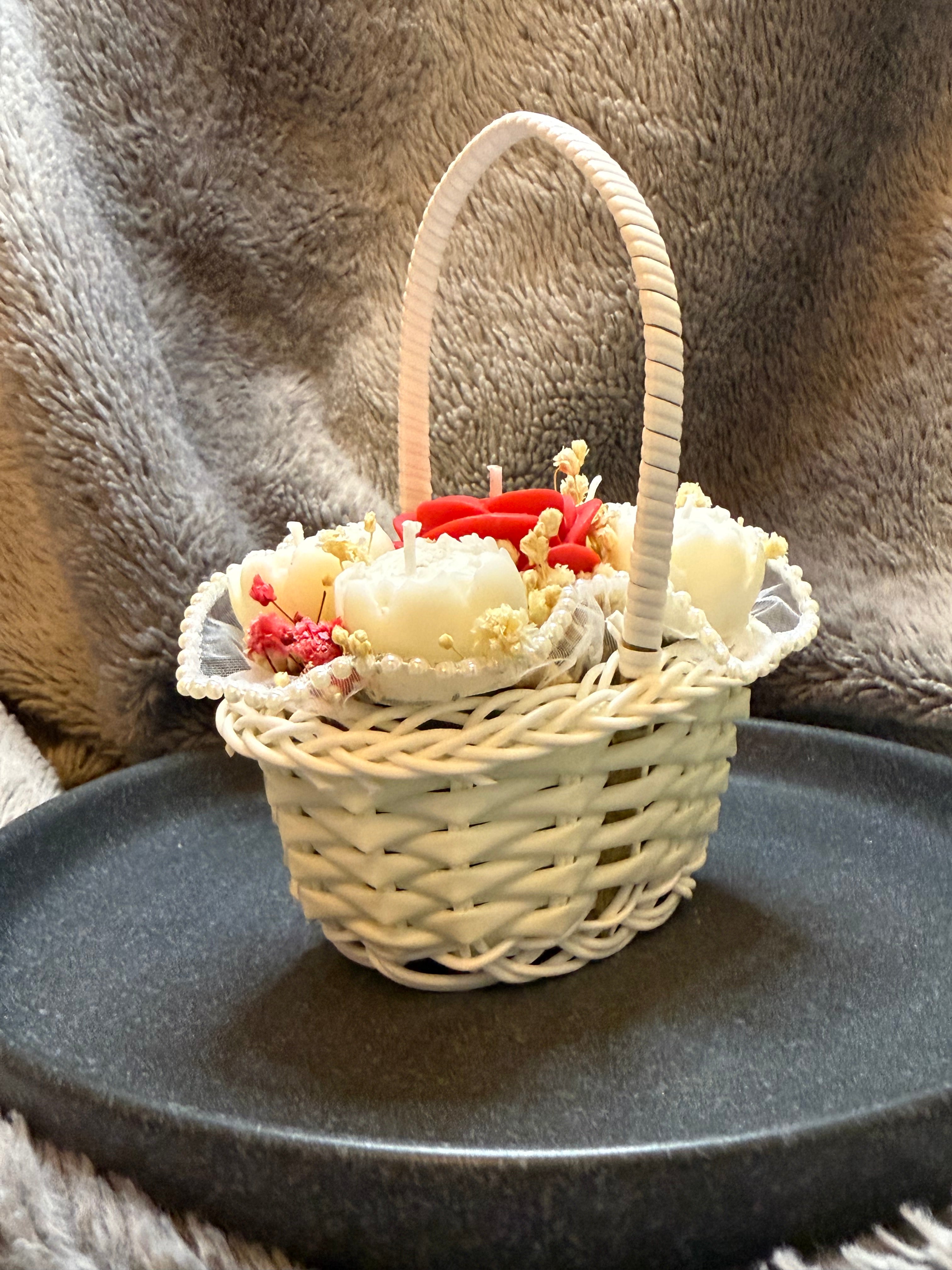 Blumenkorb mit Rosen